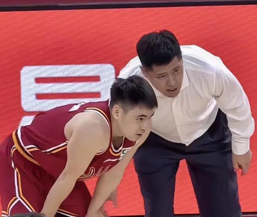 乌法115k欧元买断阿加波夫，结束租借正式加盟