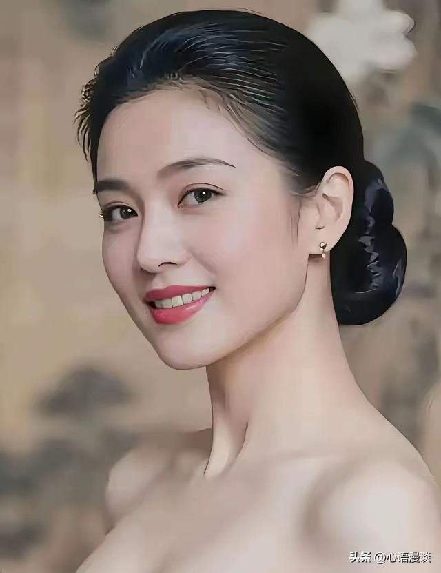 痛失好局，瑞士主帅雅金在球队被卡塔尔绝平后怒摔水瓶