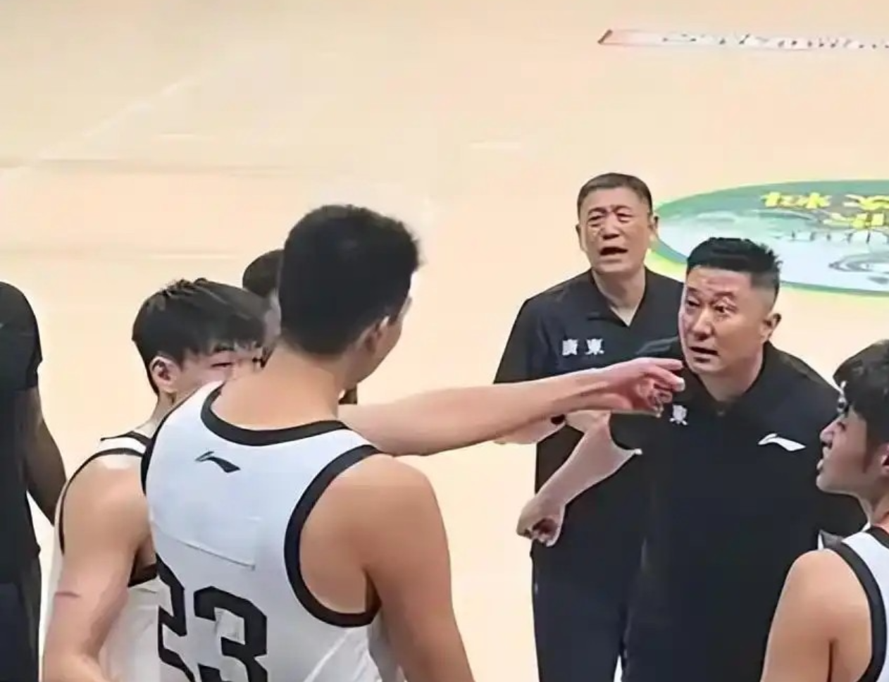 铜梁龙将士到安居古城“过端午”，刘建业包粽子“汗颜了”