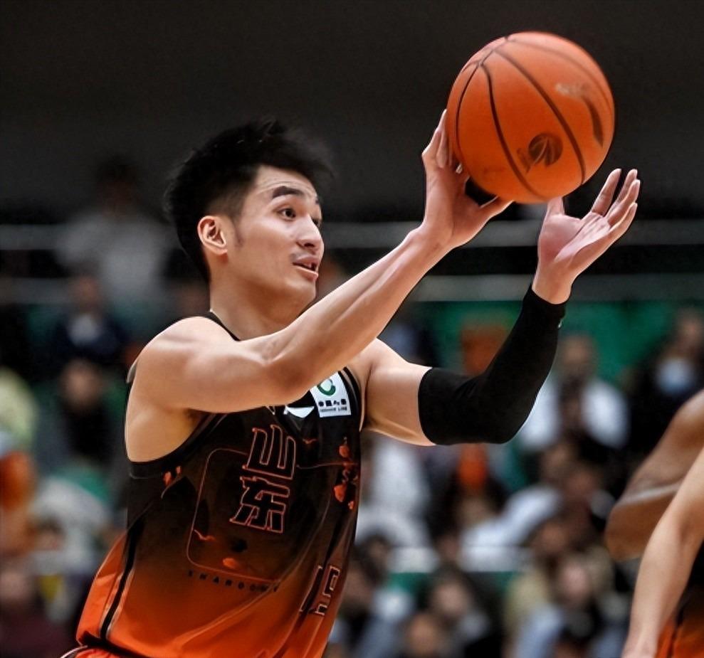 文班：我们几乎把能犯的错误都犯了 并且从中吸取了教训