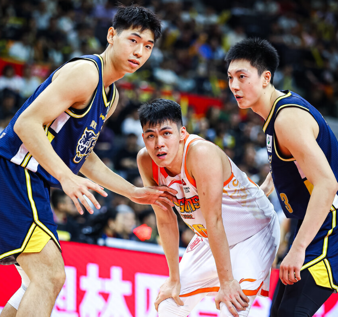 5年2.41亿！？湖人有点难了，老詹要抱孙子了