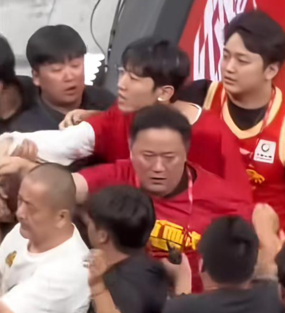 场均24+4+4!火箭不再追逐34岁明星控卫?名记:休城暂无任何动作
