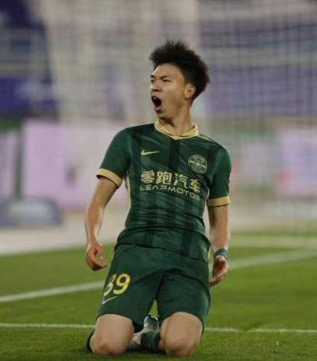 炸了！！福克斯真去参加尼克斯庆功宴，不如直接底薪加盟吧......