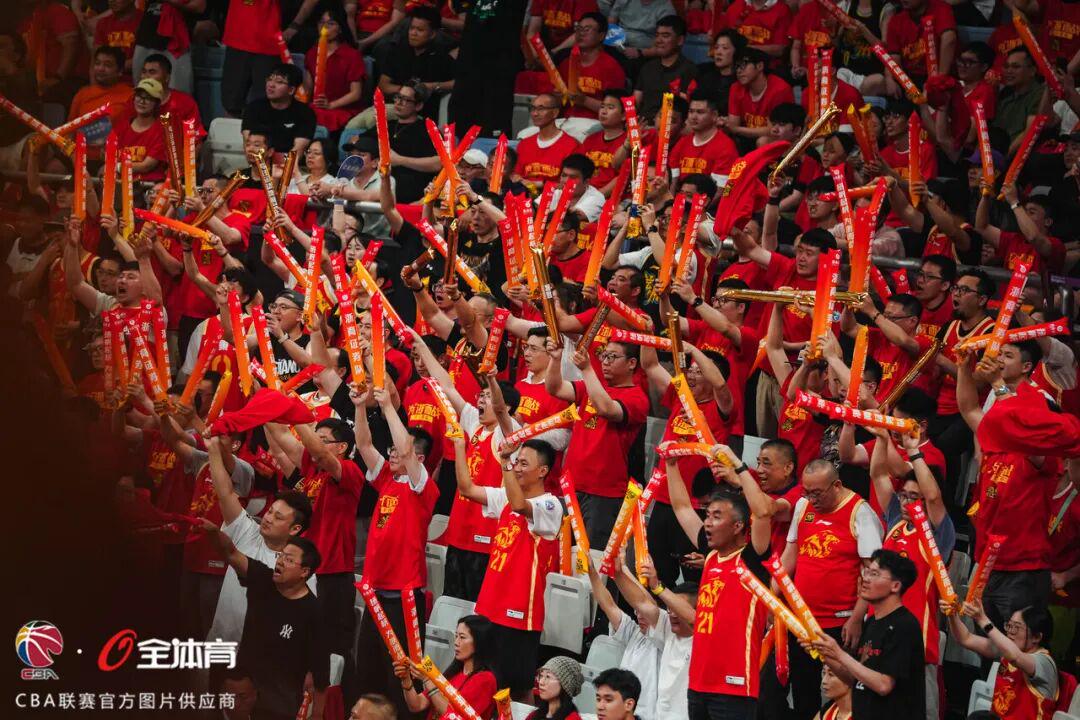海伍德呼吁马刺扶正哈珀进首发