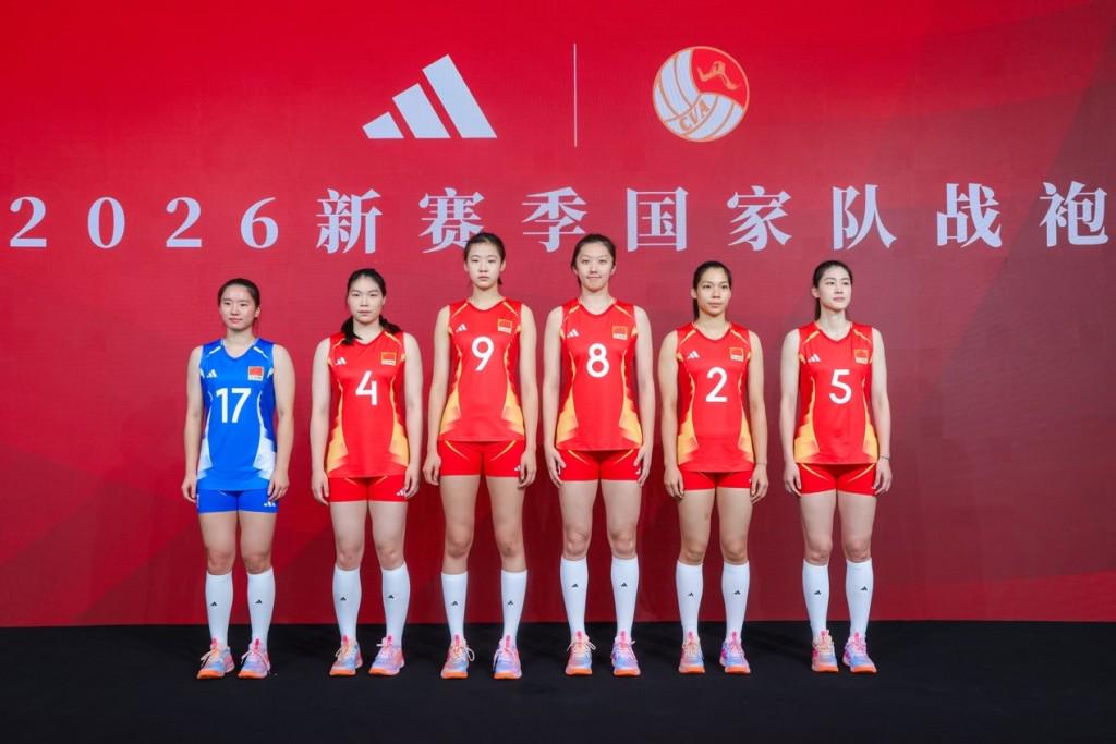 NBA球员齐聚青训营:朗多传授球商,欧文膝伤后首秀状态良好