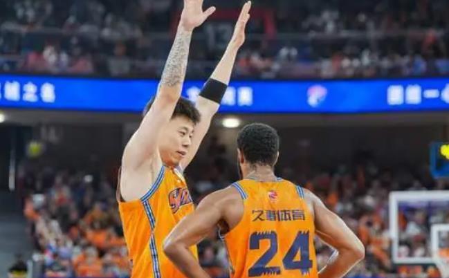 3年2.2亿!曝三方交易啊!杰伦布朗或换字母哥