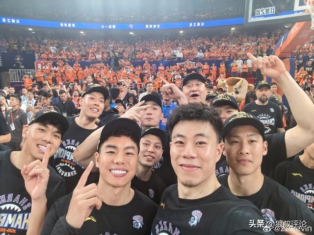 湖人试训冈萨加大六中锋,如果他落选,他就是双向合同的理想人选