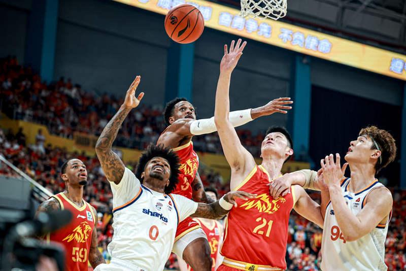 壹号娱乐-尼克斯太太团赛后计划曝光:一个要宅家烧烤,一个继续当护士
