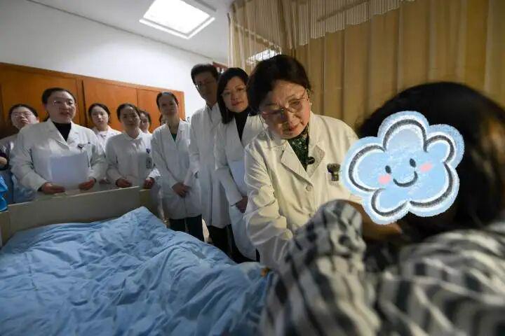 库里发文祝贺前助教布朗：尼克斯53年首冠背后的师徒情