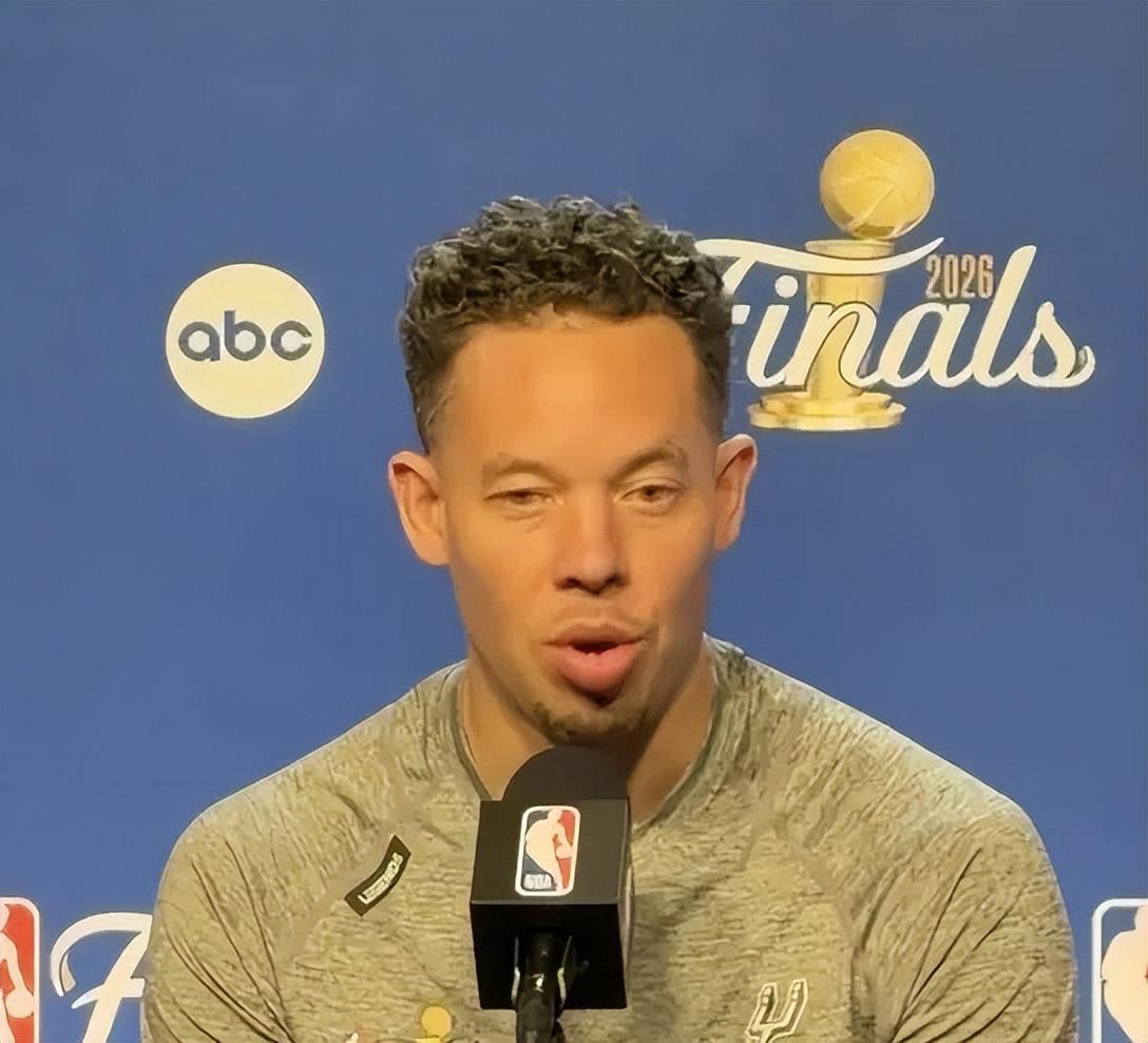 突发!福克斯取关马刺,字母哥交易倒计时,快船计划追求FMVP