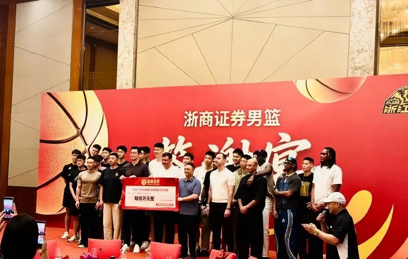 终结3连败！郑钦文2