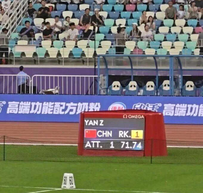西班牙vs佛得角数据：西班牙控球率74%且传球801次，射门27