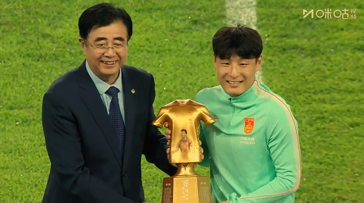 壹号娱乐世界杯首场强强对话:1