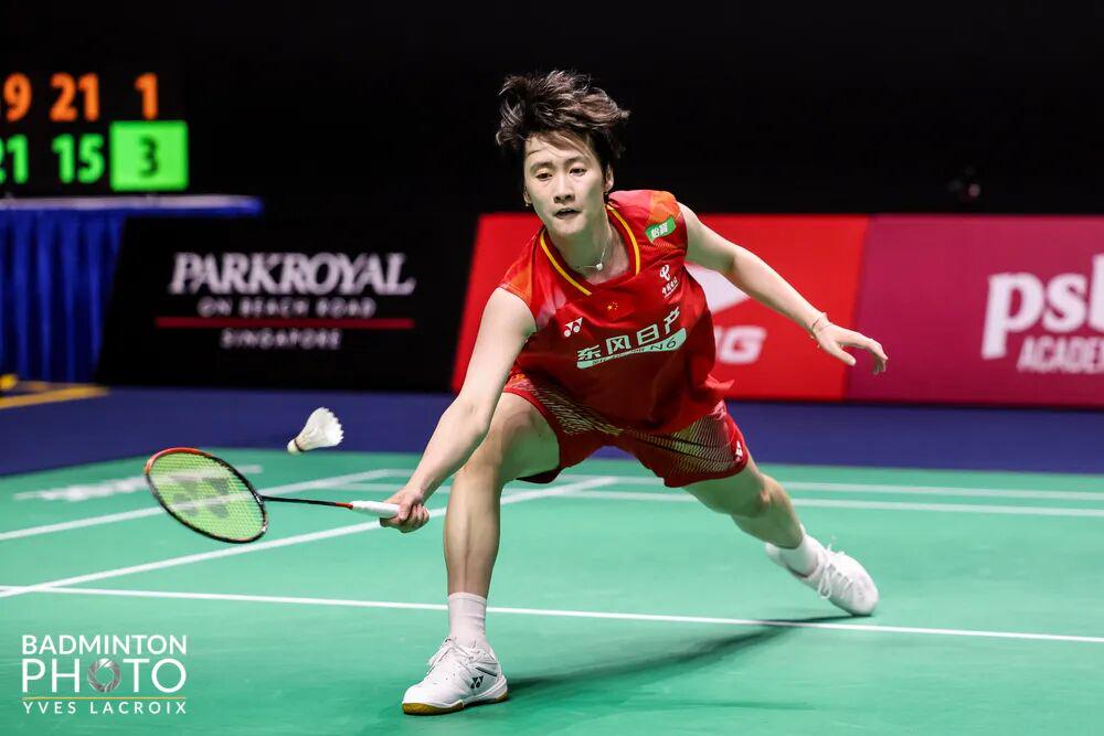 又出一位门神！沙特门将奥韦斯单场9次扑救，比沃齐尼亚还多