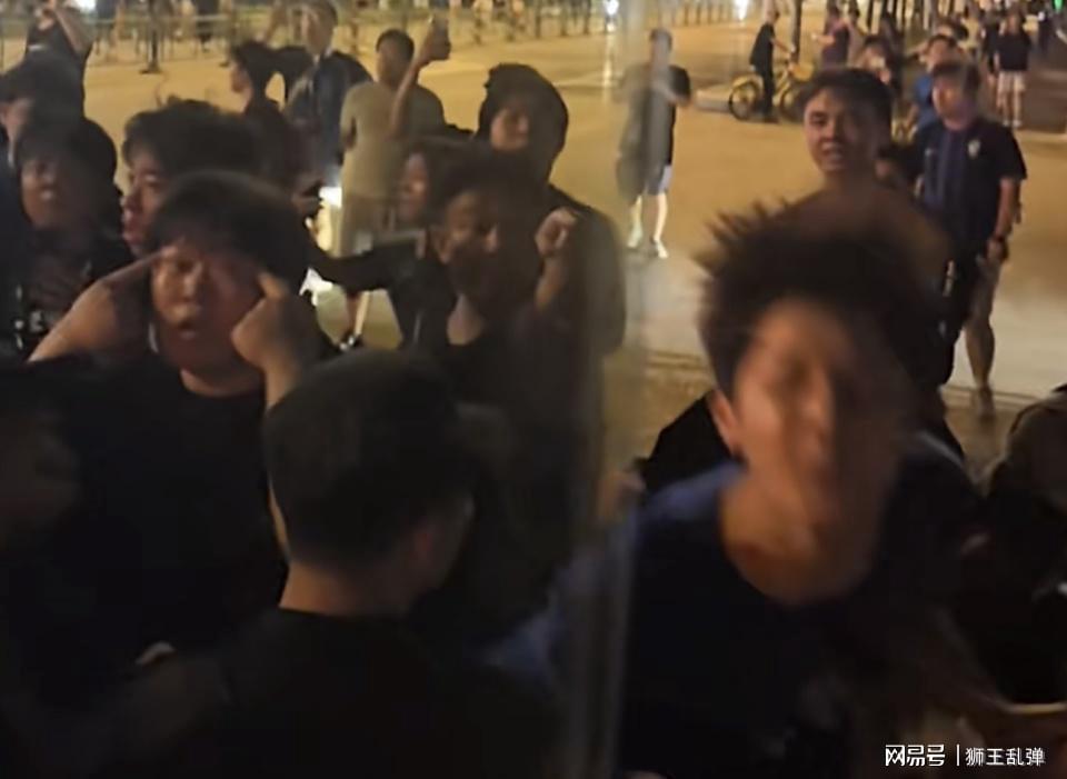 中国男篮公布世预赛12人名单