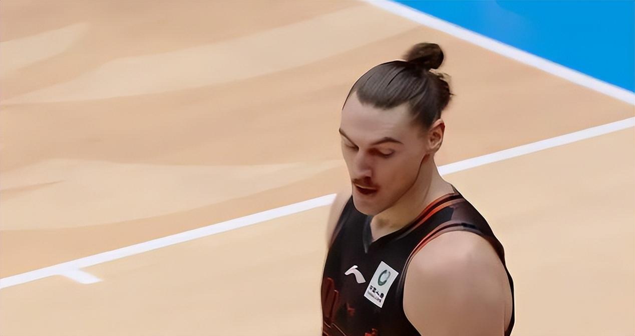 CBA得分王回归广东宏远？上赛季受伤成遗憾